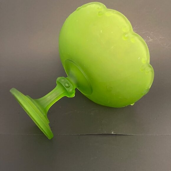 Vintage Indiana Glass Gartland Green Pedestal Teardrop Scalloped 8in Bowl - Picture 6 of 9